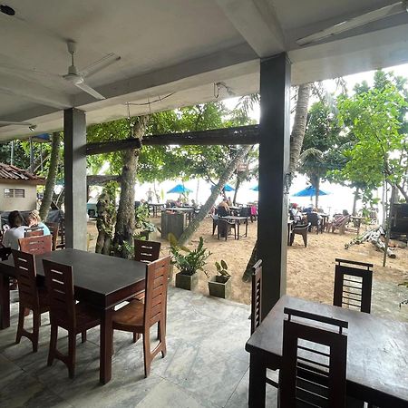 Sunset Colony Beach Resort Унаватуна Экстерьер фото