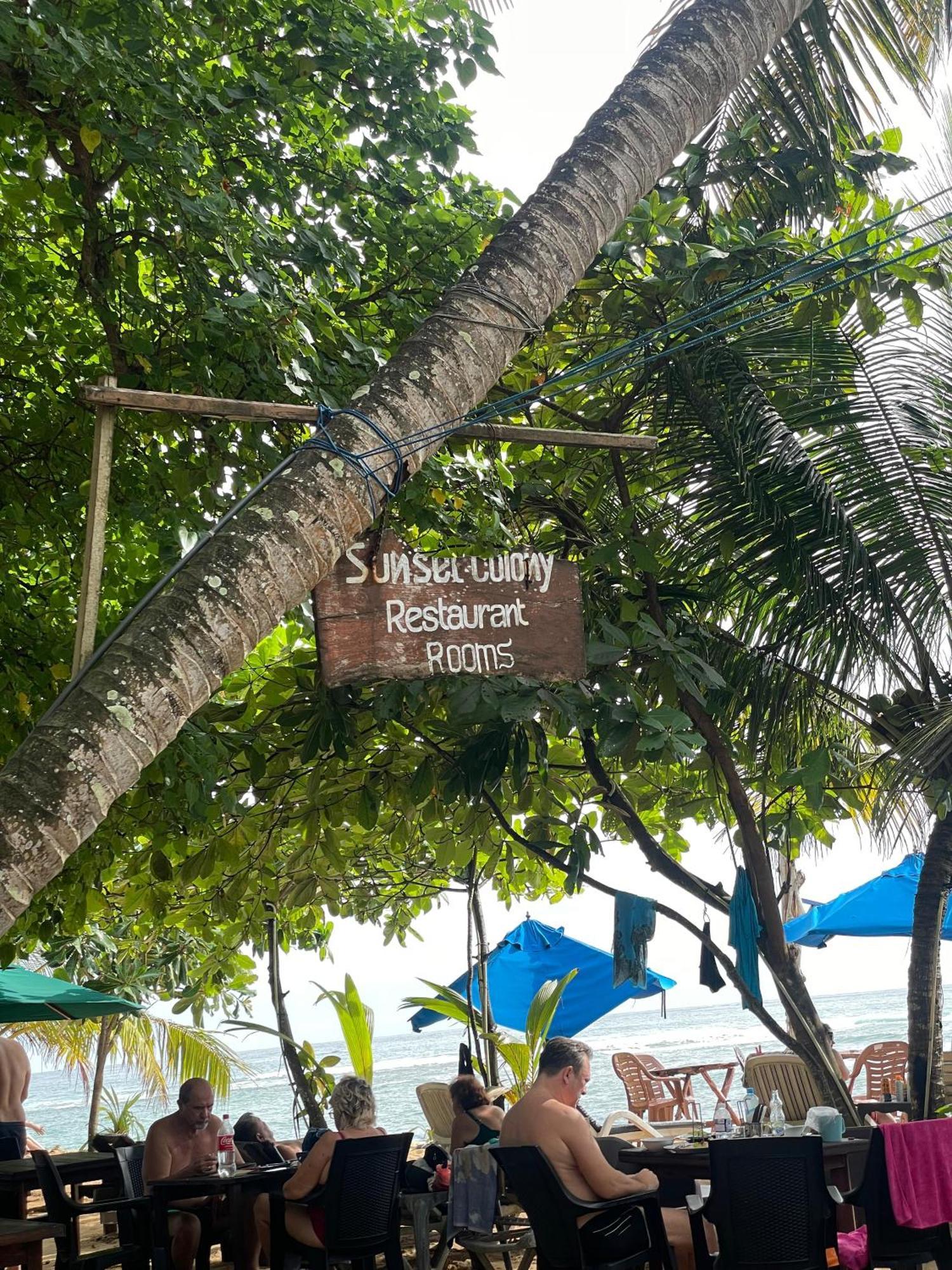 Sunset Colony Beach Resort Унаватуна Экстерьер фото