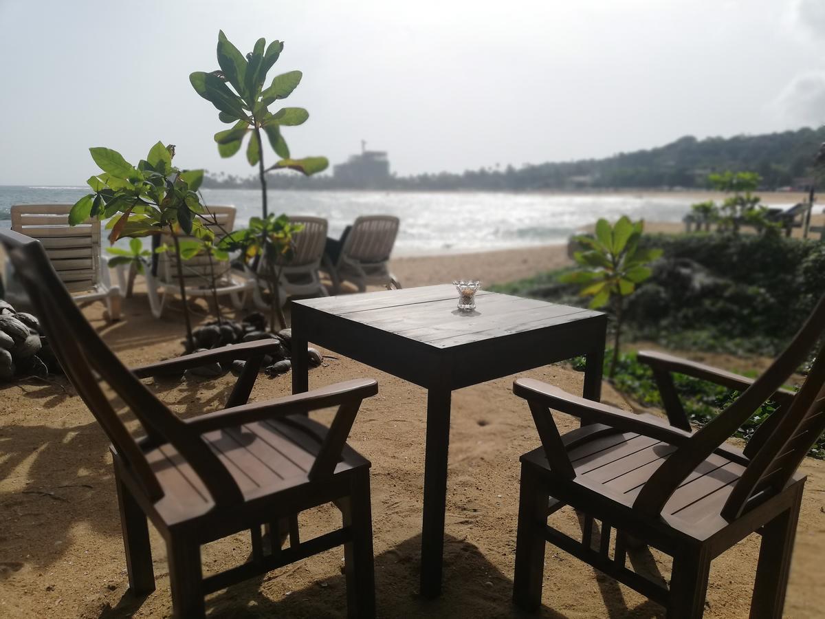 Sunset Colony Beach Resort Унаватуна Экстерьер фото